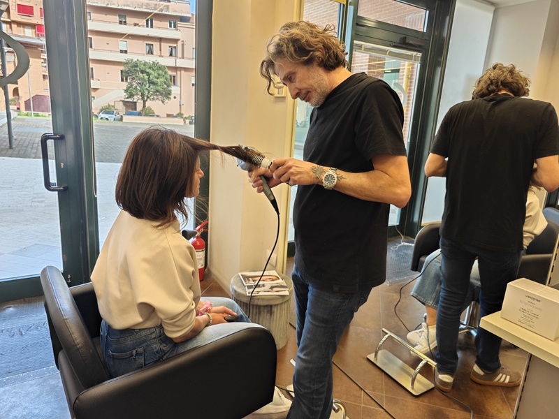 Taglio e piega donna nel salone di Bastia Umbra